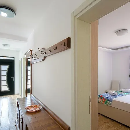 Latina 2 Villa Budva